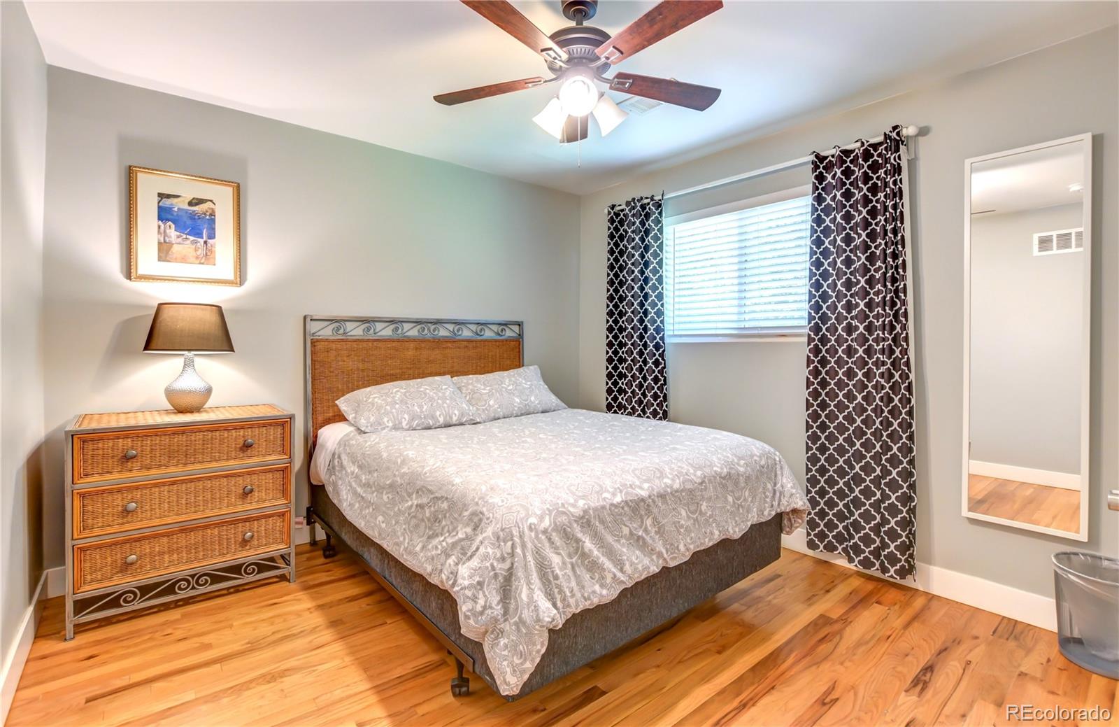 MLS Image #15 for 2321 s henry place,denver, Colorado