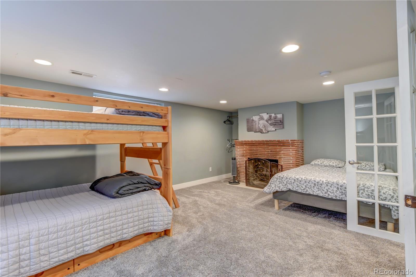MLS Image #18 for 2321 s henry place,denver, Colorado