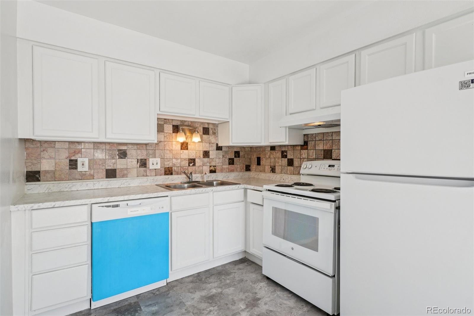 MLS Image #13 for 2105  coronado parkway,denver, Colorado