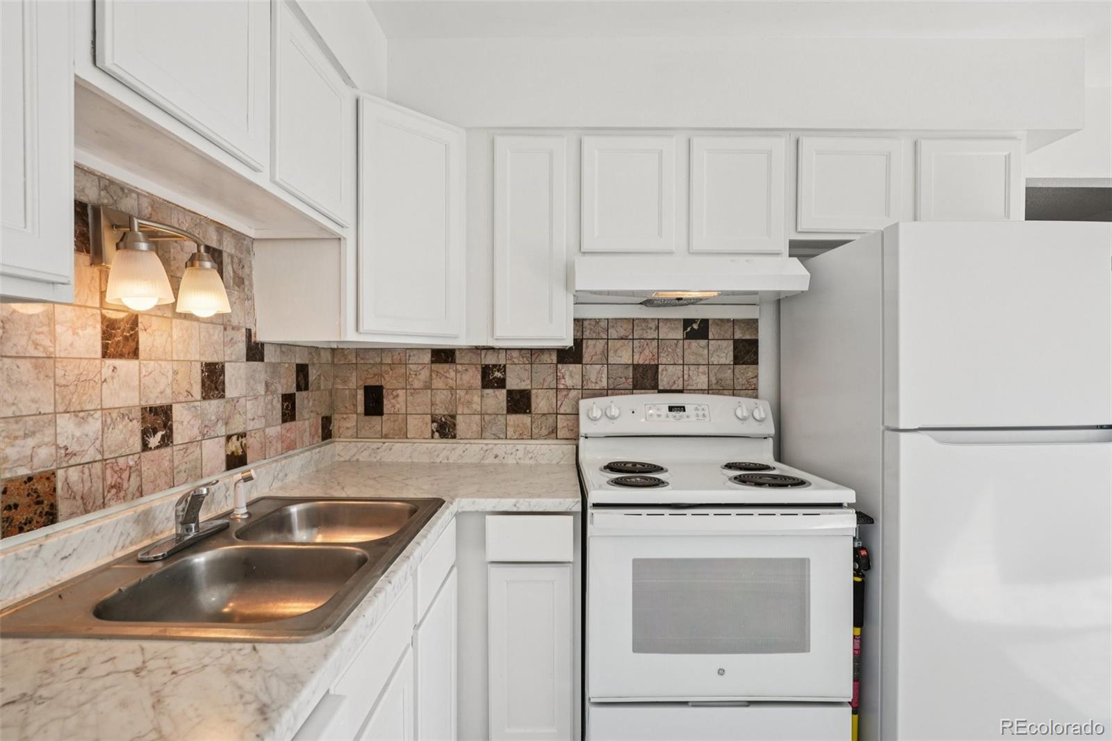 MLS Image #14 for 2105  coronado parkway,denver, Colorado