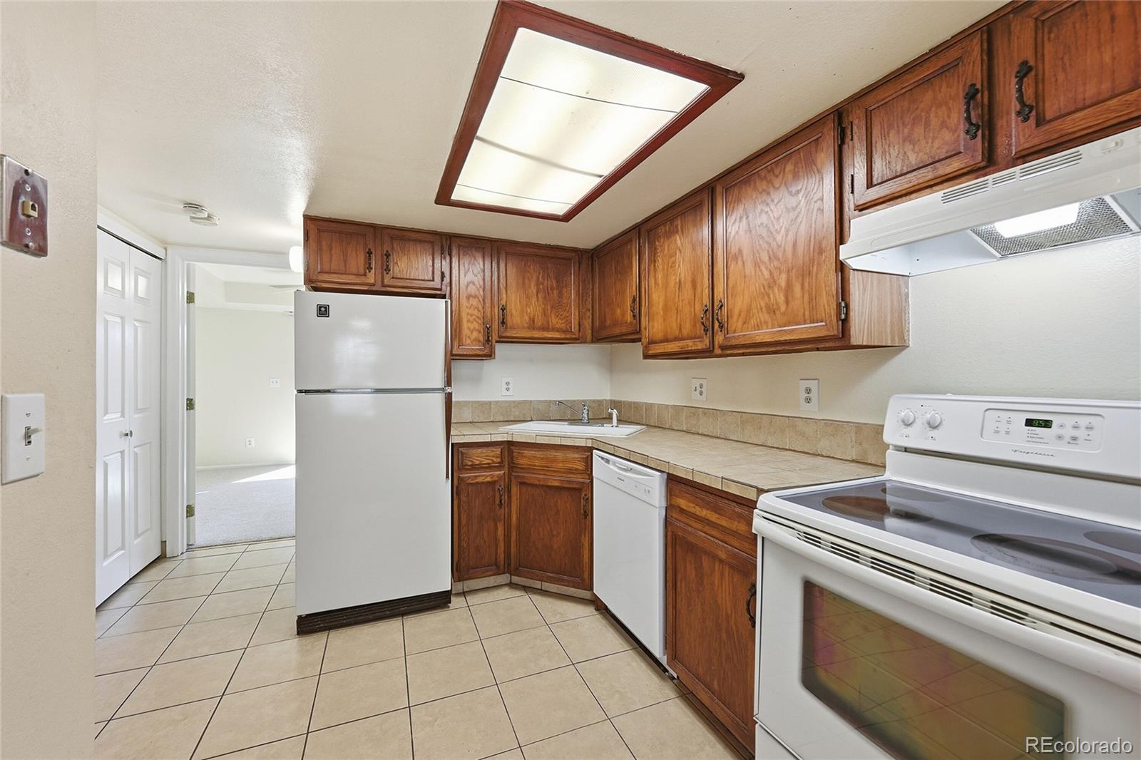 MLS Image #8 for 1885 s quebec way,denver, Colorado