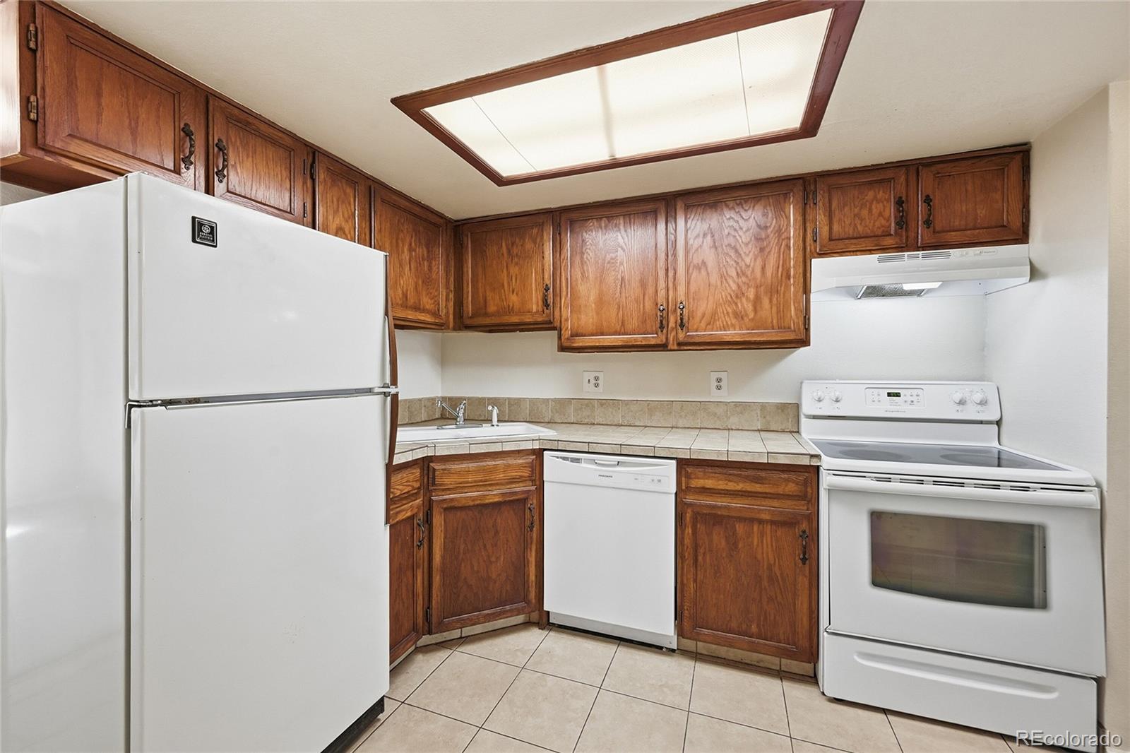 MLS Image #9 for 1885 s quebec way,denver, Colorado