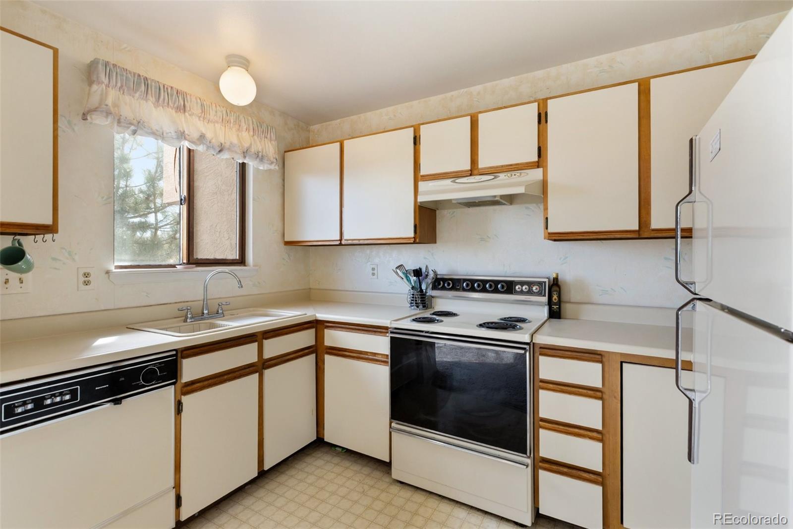 MLS Image #10 for 2039  bristlecone ,colorado springs, Colorado