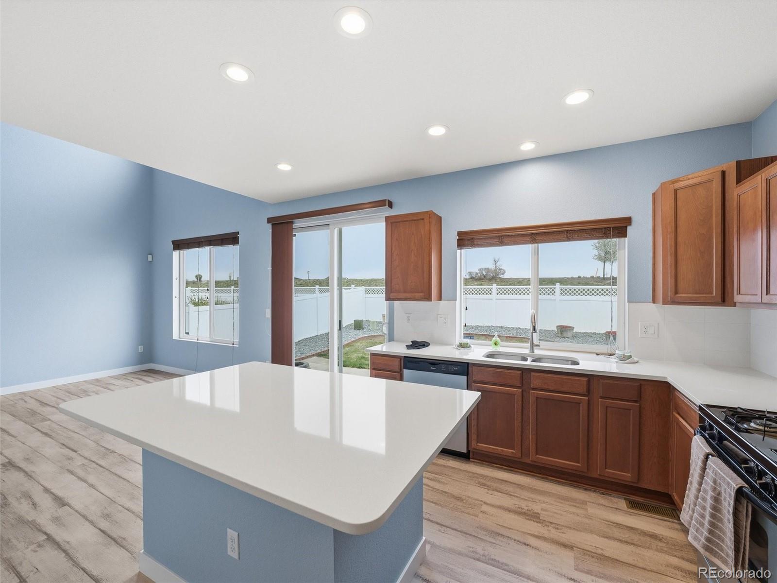 MLS Image #8 for 20641  randolph place,denver, Colorado