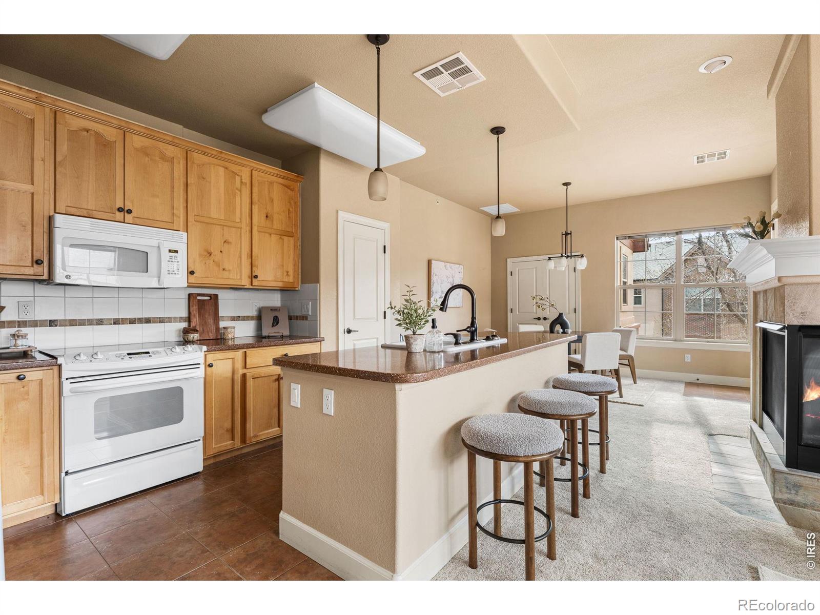 MLS Image #8 for 1379  charles drive,longmont, Colorado
