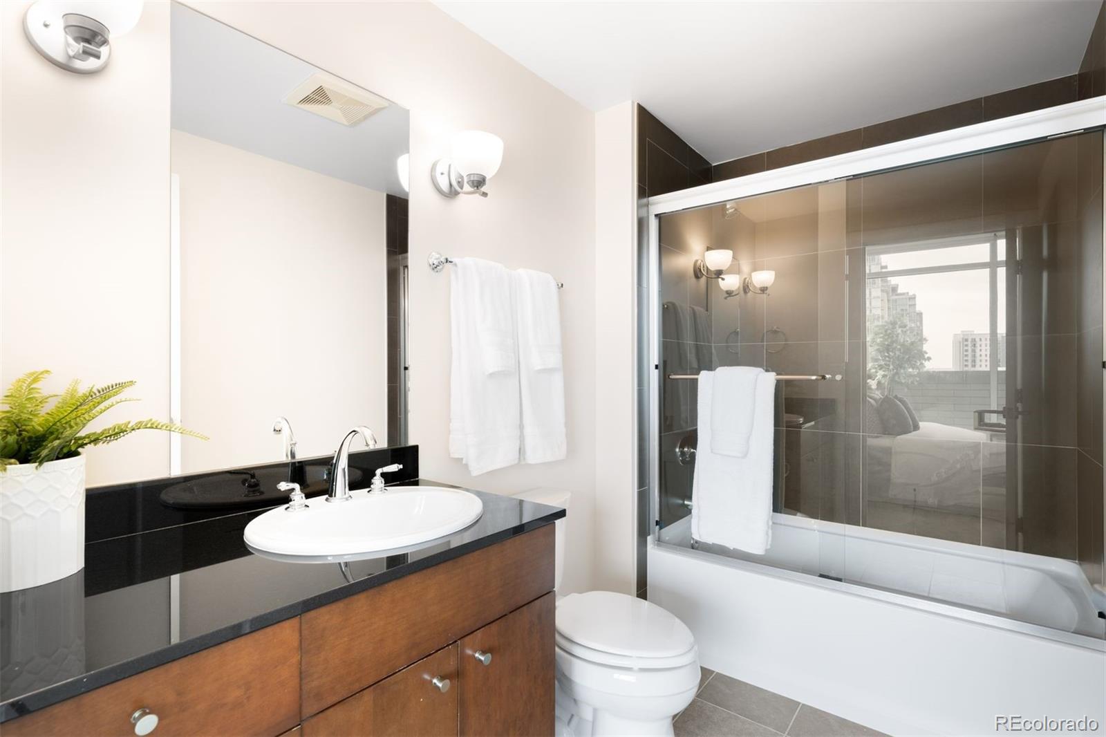 MLS Image #22 for 2001  lincoln street 721,denver, Colorado