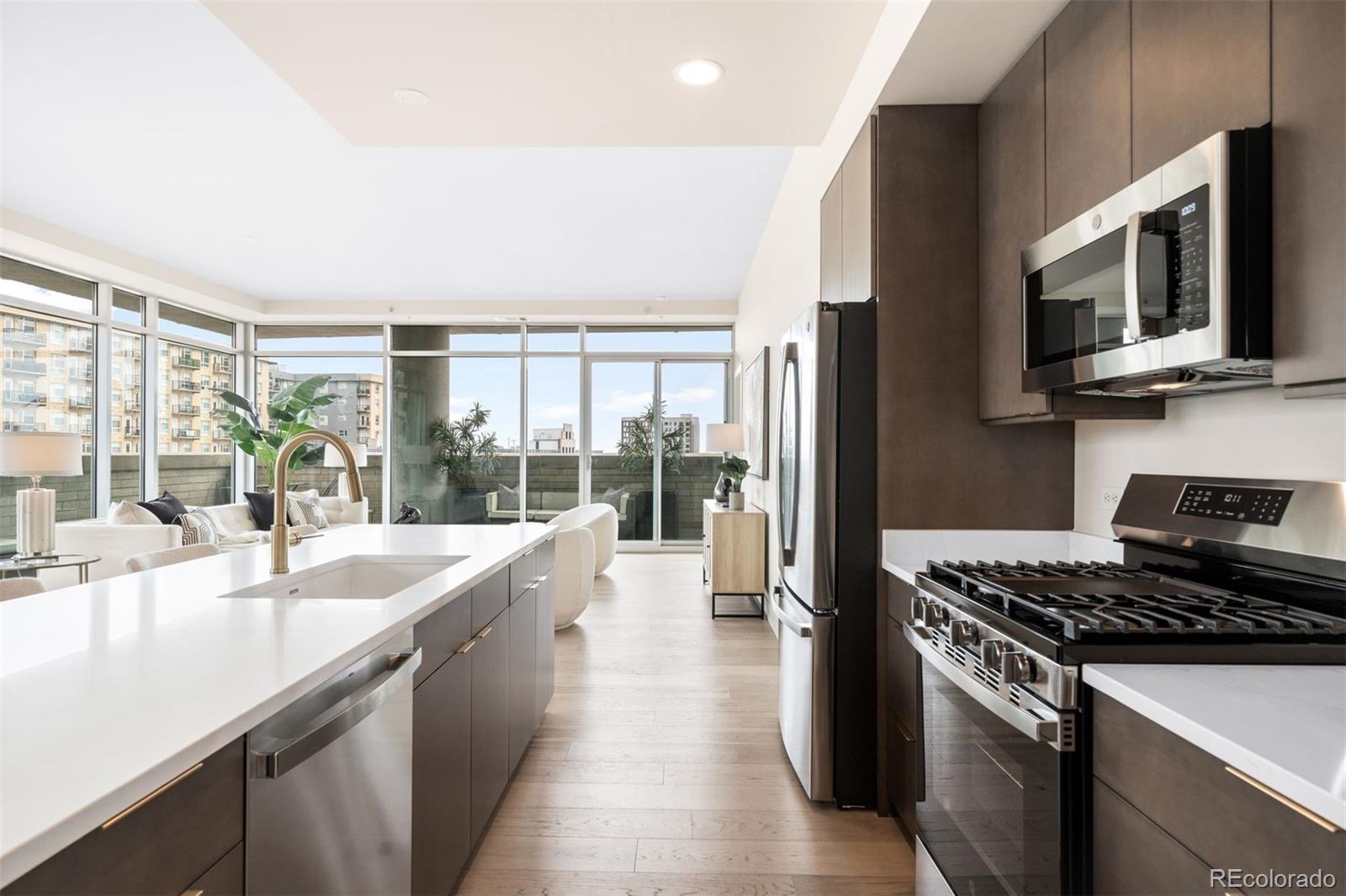 MLS Image #4 for 2001  lincoln street 721,denver, Colorado