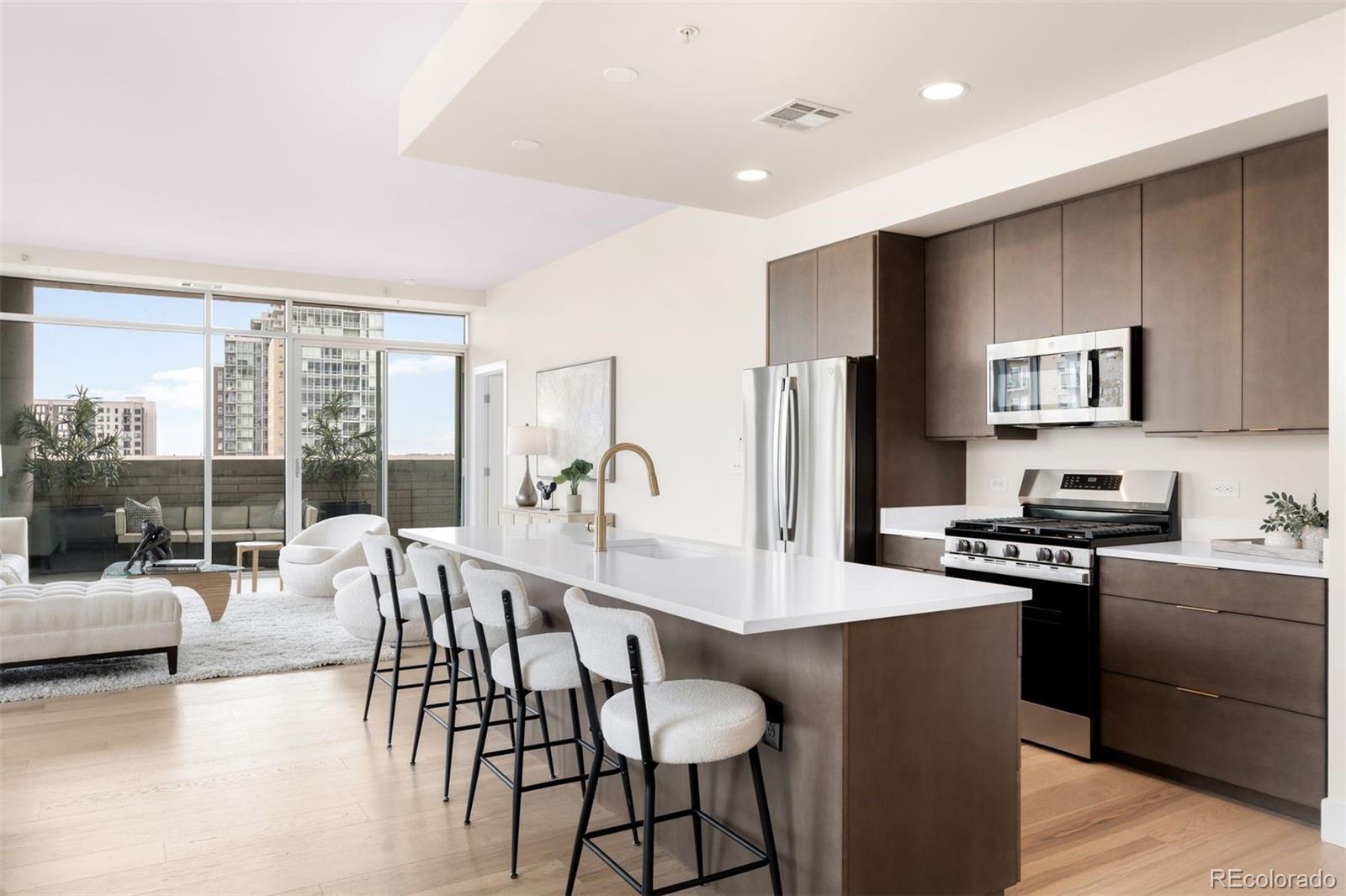 MLS Image #5 for 2001  lincoln street 721,denver, Colorado