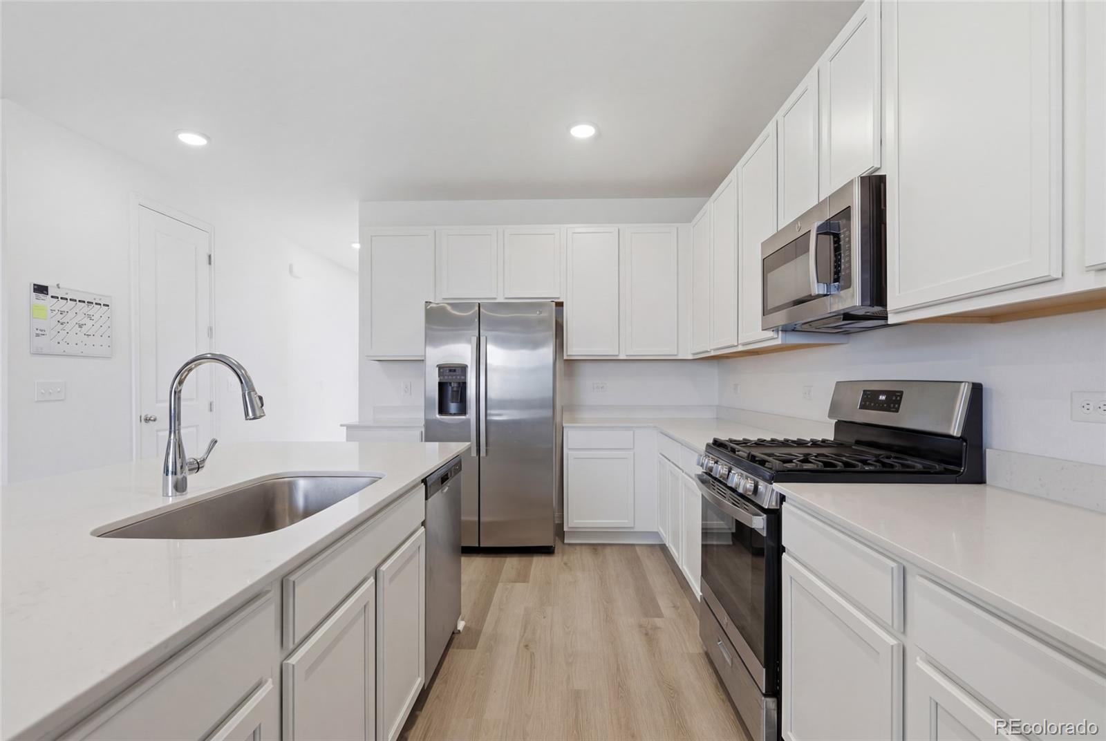 MLS Image #10 for 9051  telluride court,commerce city, Colorado