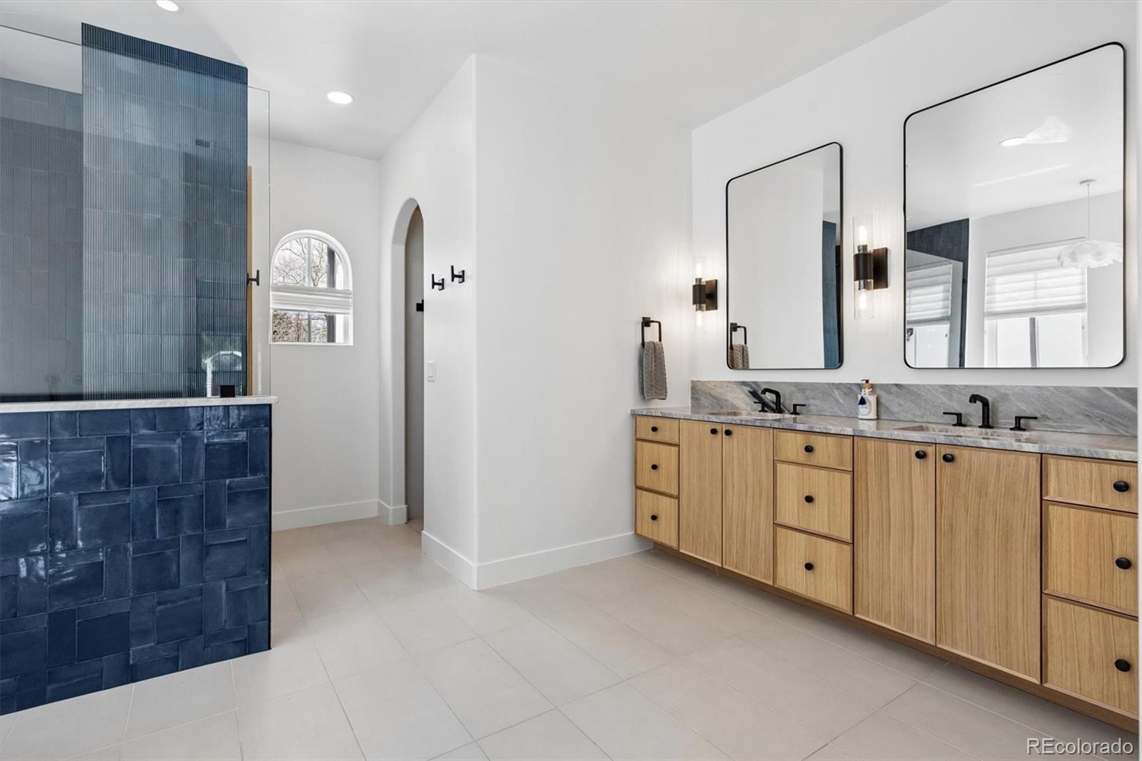 MLS Image #27 for 2500 s jackson street,denver, Colorado