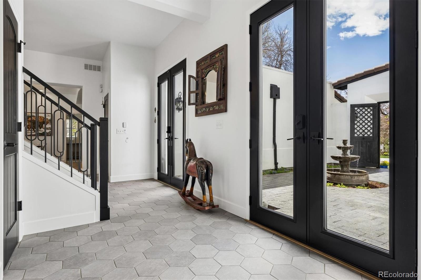 MLS Image #3 for 2500 s jackson street,denver, Colorado