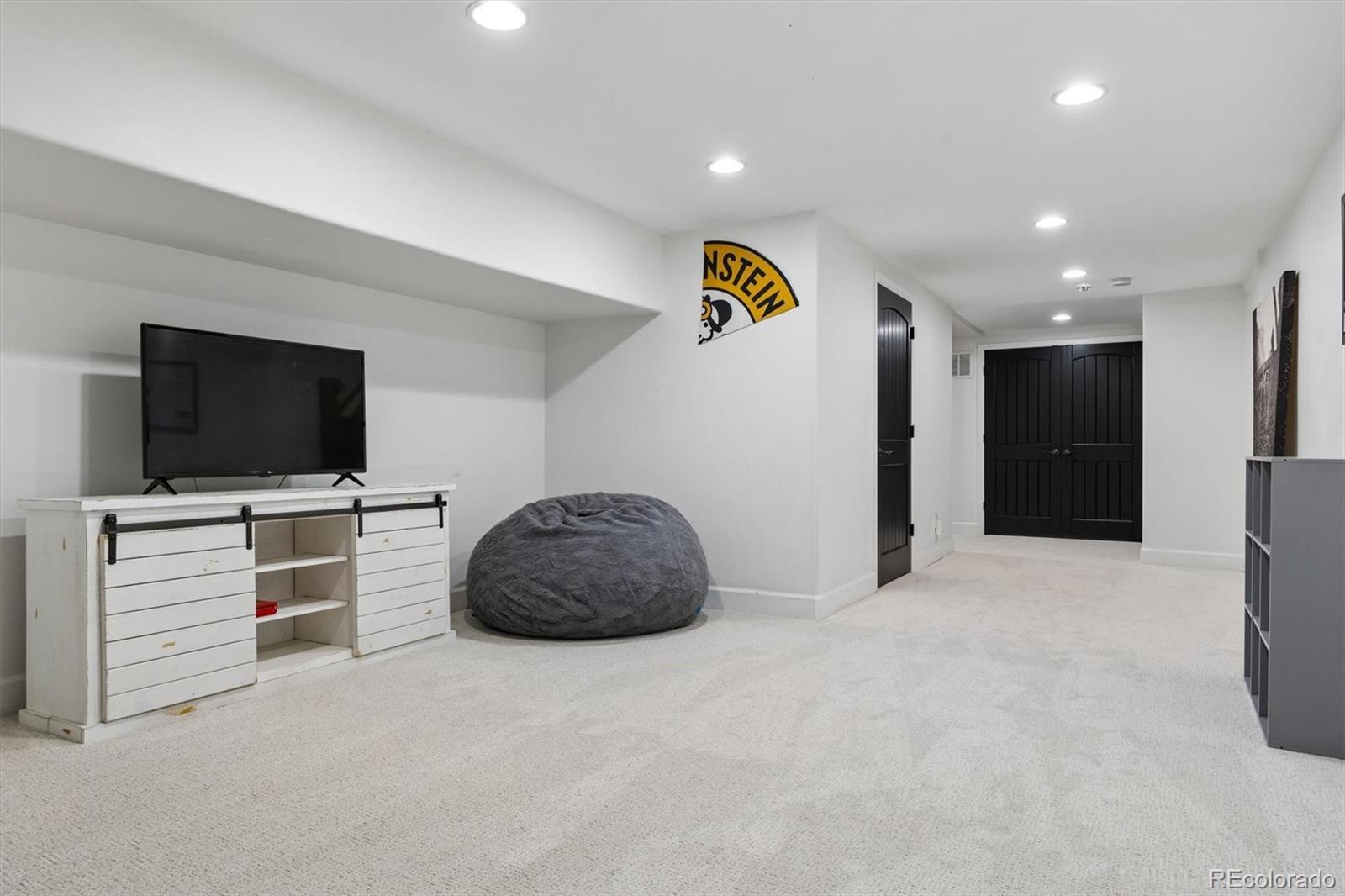 MLS Image #38 for 2500 s jackson street,denver, Colorado