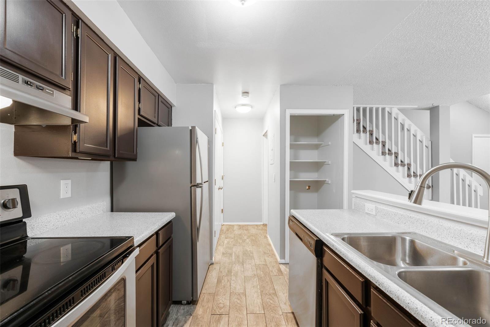 MLS Image #2 for 14343 e dickinson drive,aurora, Colorado