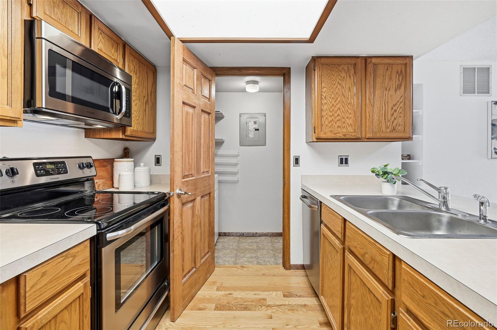 MLS Image #13 for 23557  genesee village road a,golden, Colorado