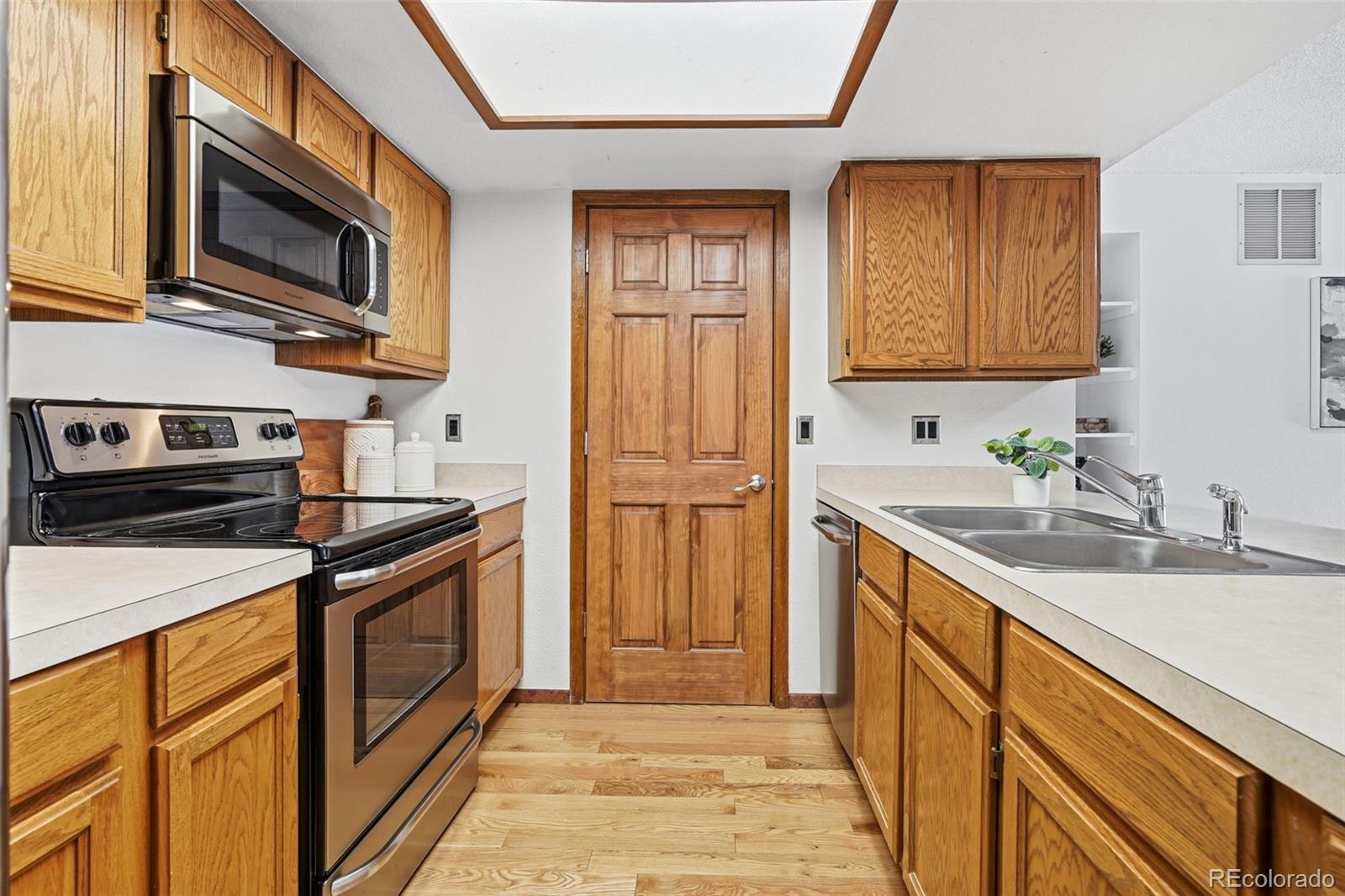 MLS Image #9 for 23557  genesee village road a,golden, Colorado
