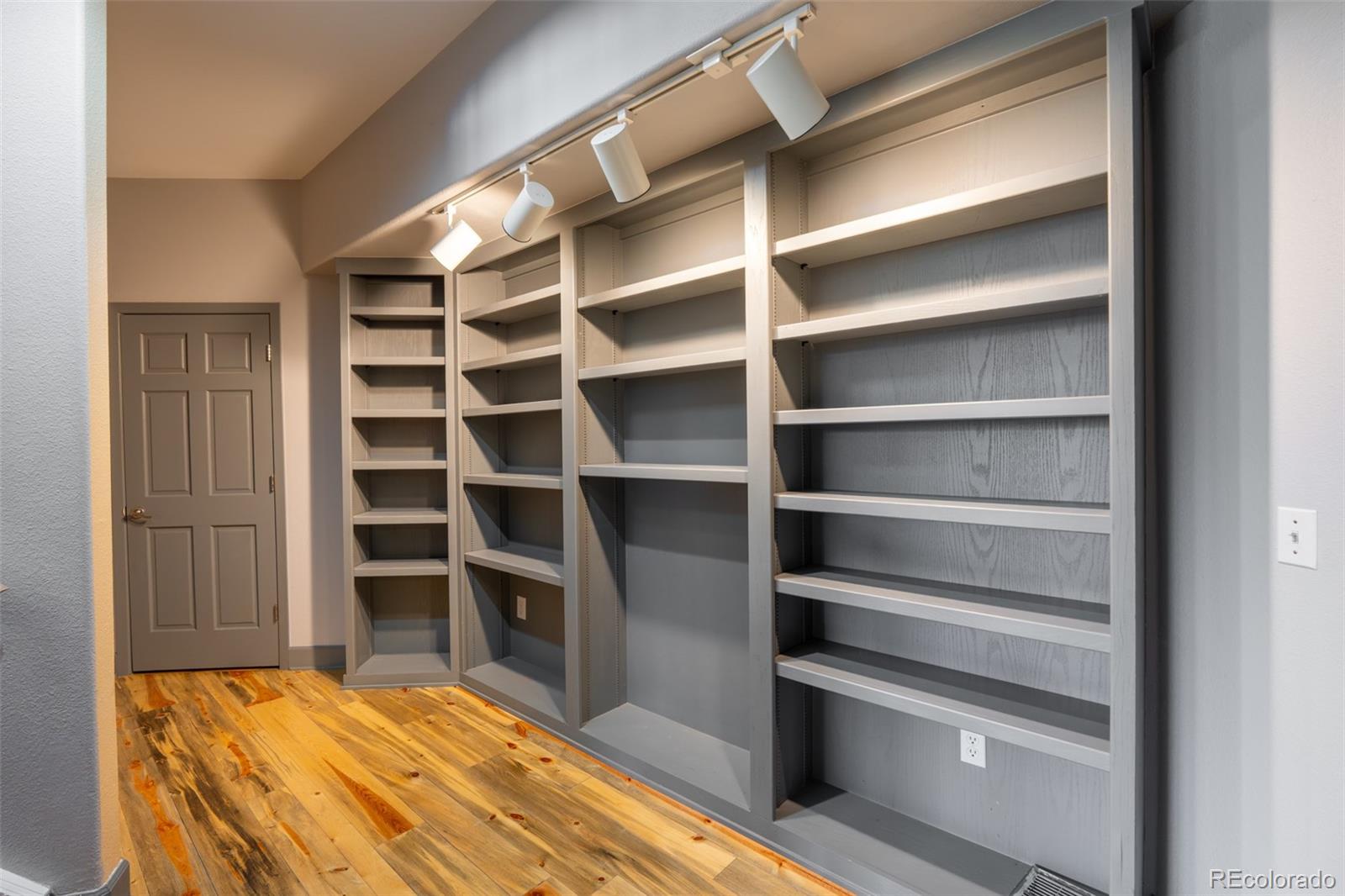 MLS Image #33 for 4745 s helena way,aurora, Colorado