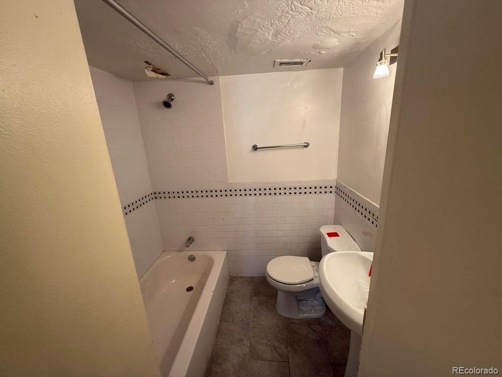 MLS Image #13 for 888 n logan street,denver, Colorado