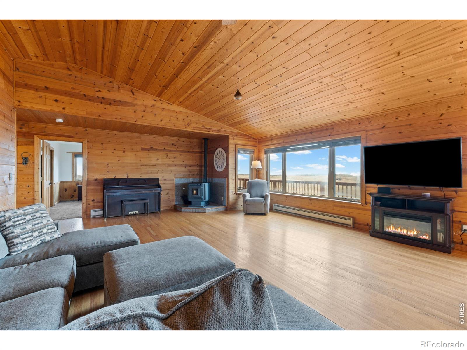 MLS Image #14 for 795  sundance drive,livermore, Colorado