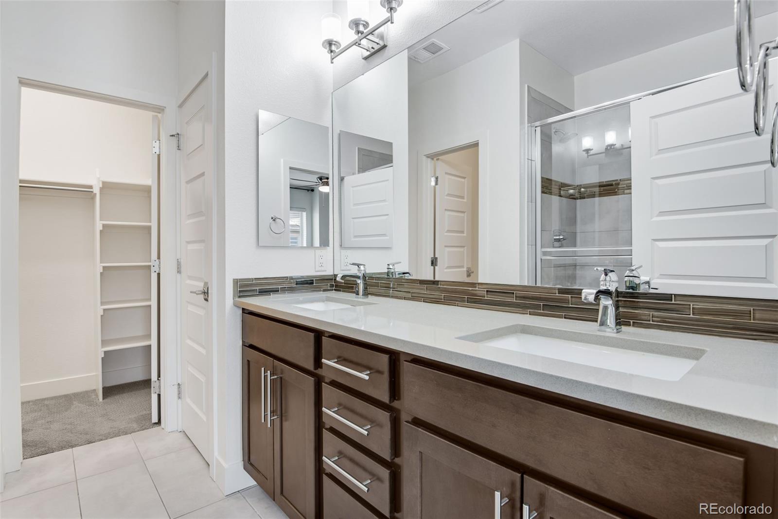 MLS Image #20 for 19570 e sunset circle,aurora, Colorado