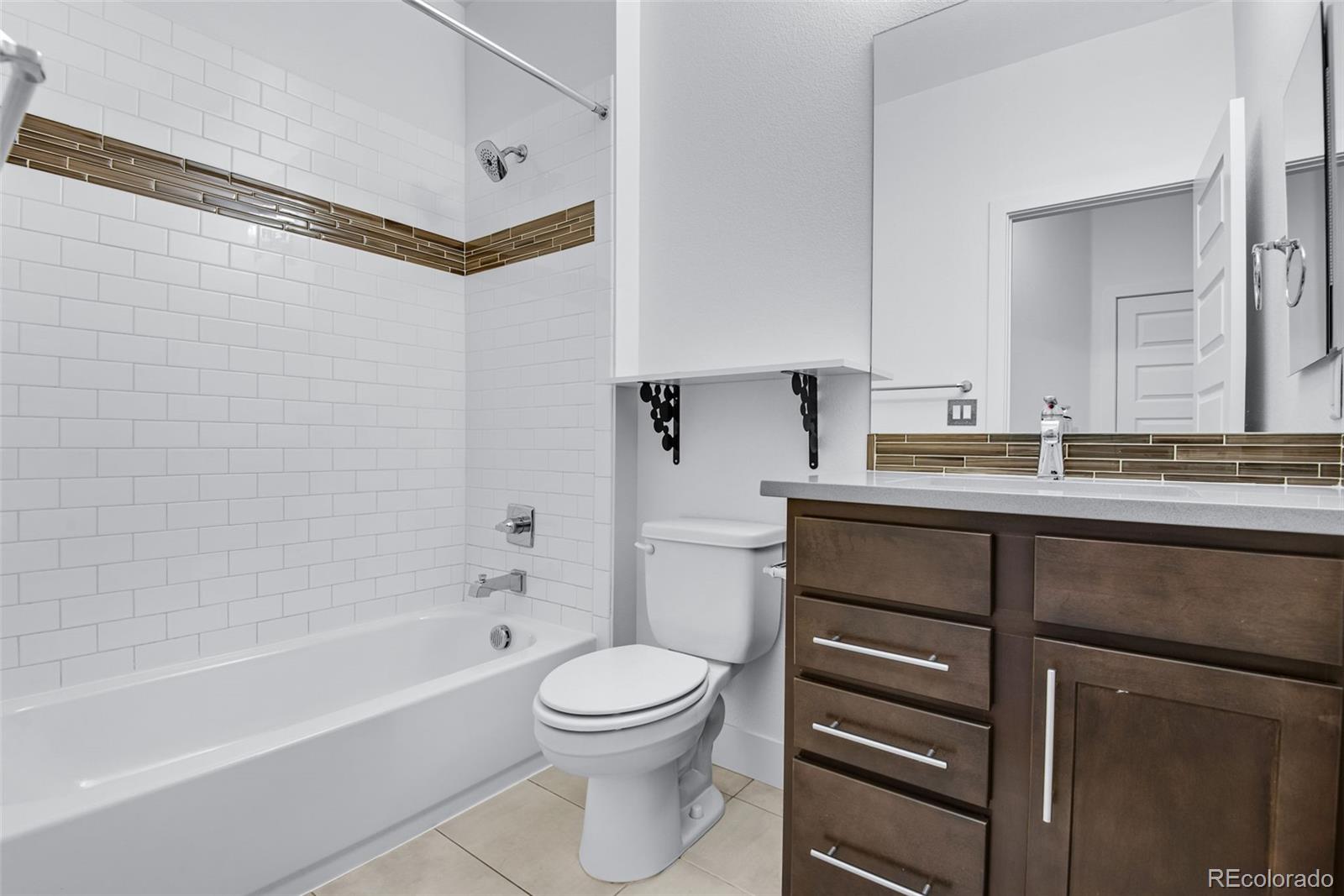 MLS Image #23 for 19570 e sunset circle,aurora, Colorado