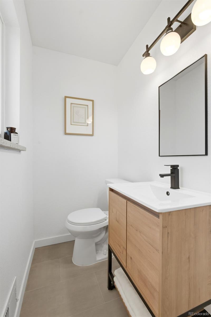 MLS Image #14 for 5080 s delaware street,englewood, Colorado