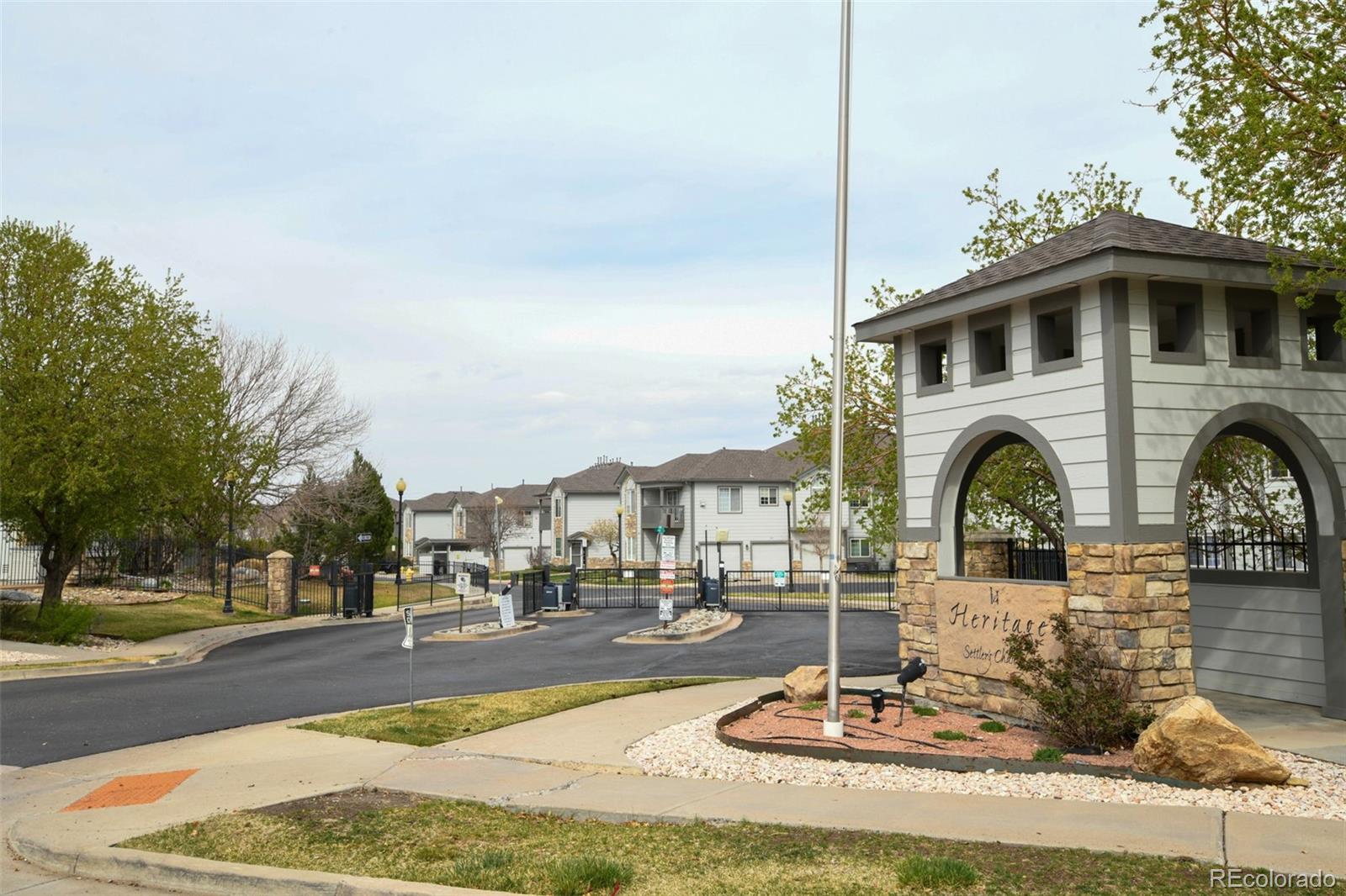 MLS Image #1 for 3281 e 103rd place 1403,thornton, Colorado