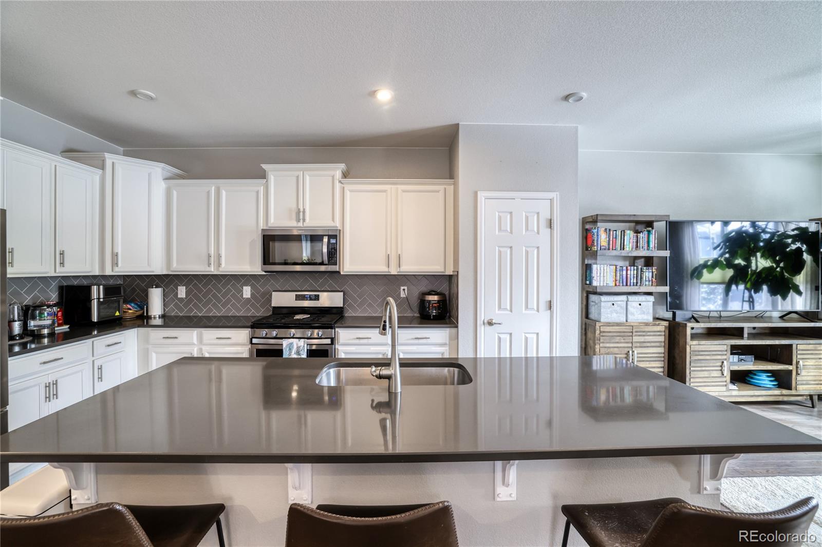 MLS Image #4 for 15909 e otero avenue,englewood, Colorado