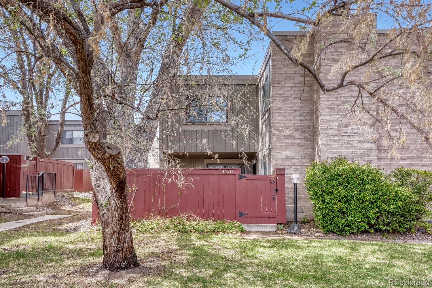 MLS Image #22 for 1231 s yosemite way,denver, Colorado