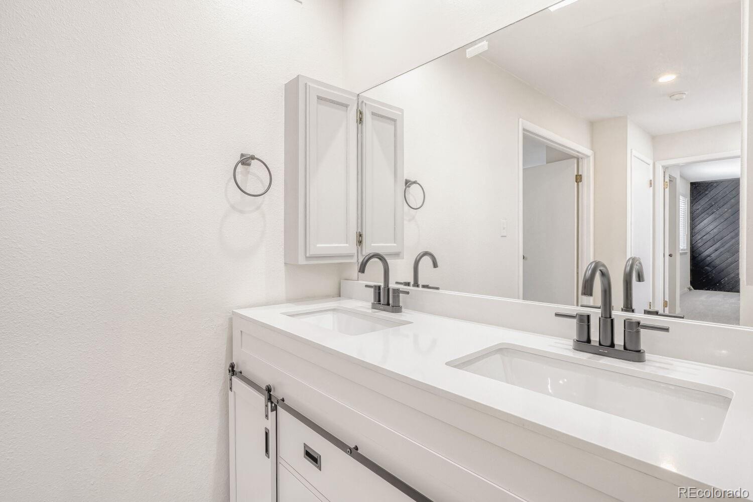 MLS Image #8 for 1231 s yosemite way,denver, Colorado