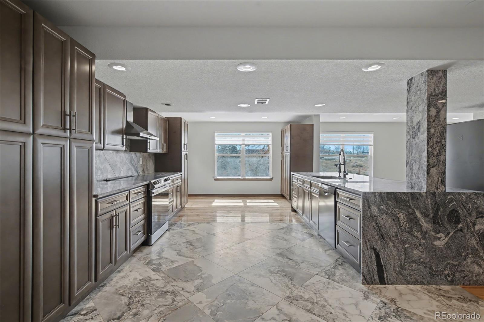 MLS Image #36 for    ,, Colorado
