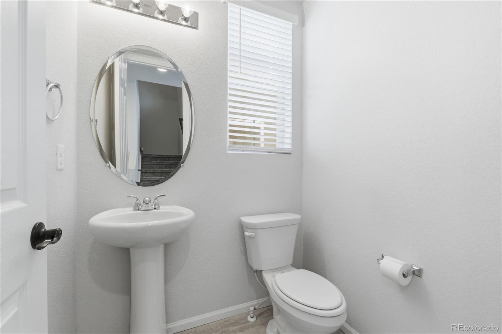 MLS Image #10 for 24380 e 42nd avenue,aurora, Colorado