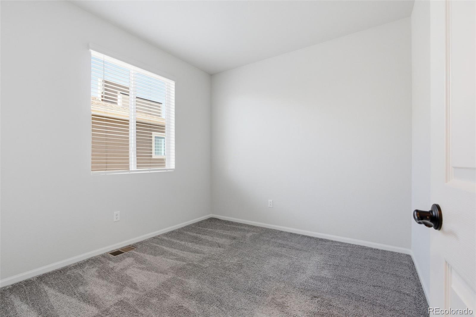 MLS Image #16 for 24380 e 42nd avenue,aurora, Colorado