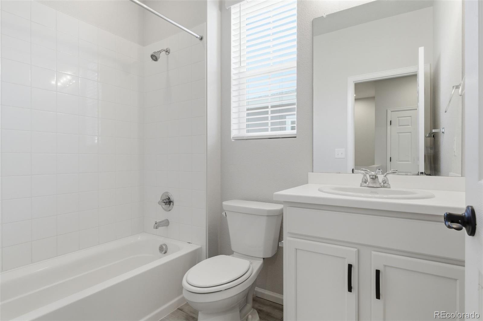 MLS Image #18 for 24380 e 42nd avenue,aurora, Colorado