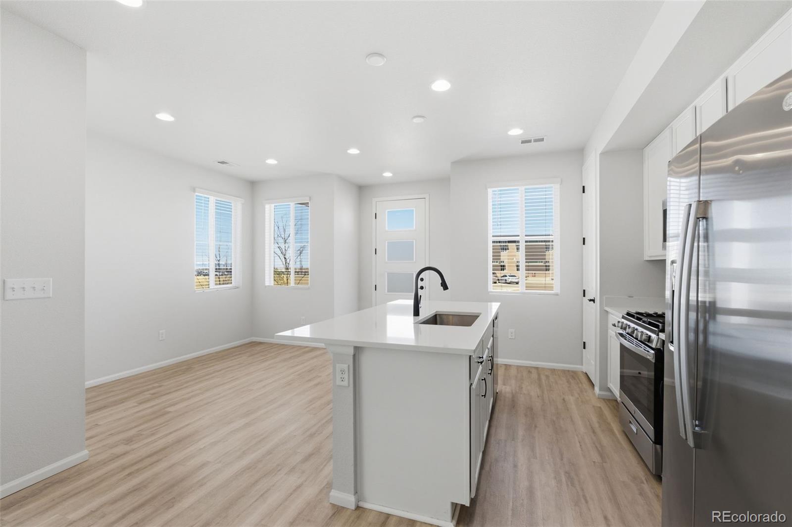 MLS Image #6 for 24380 e 42nd avenue,aurora, Colorado