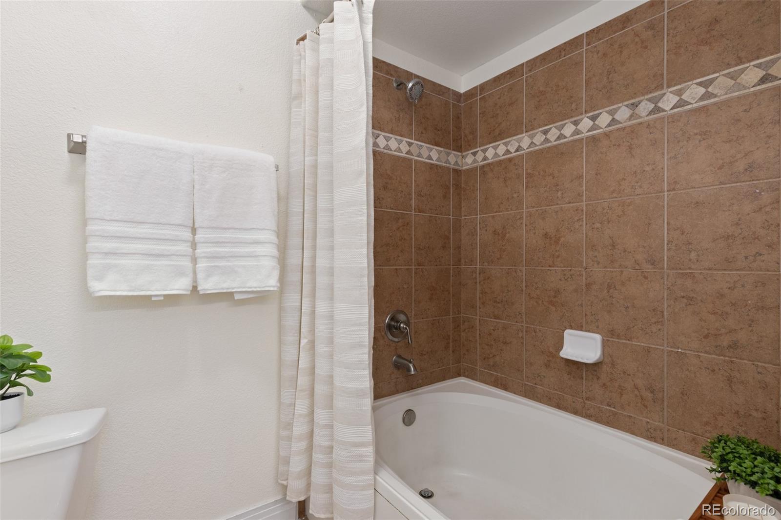 MLS Image #9 for 9019 e panorama circle,englewood, Colorado