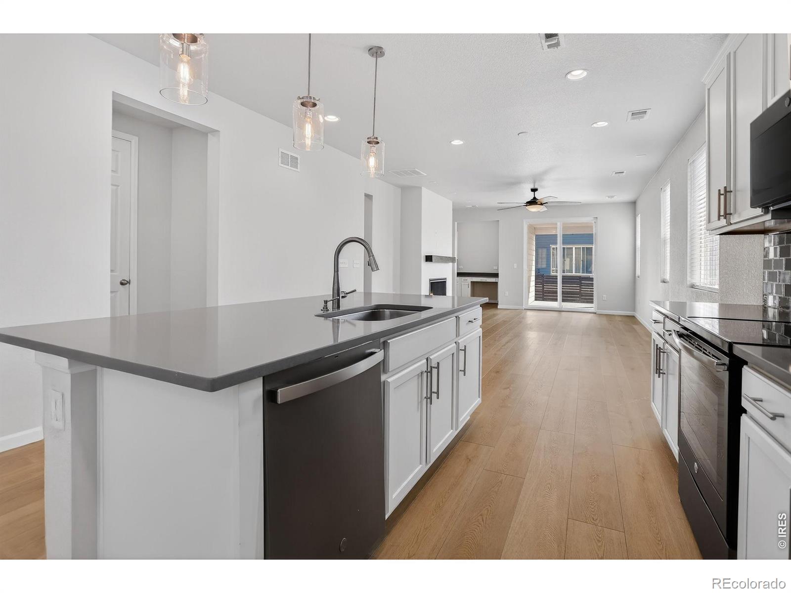 MLS Image #14 for 26984 e archer avenue,aurora, Colorado