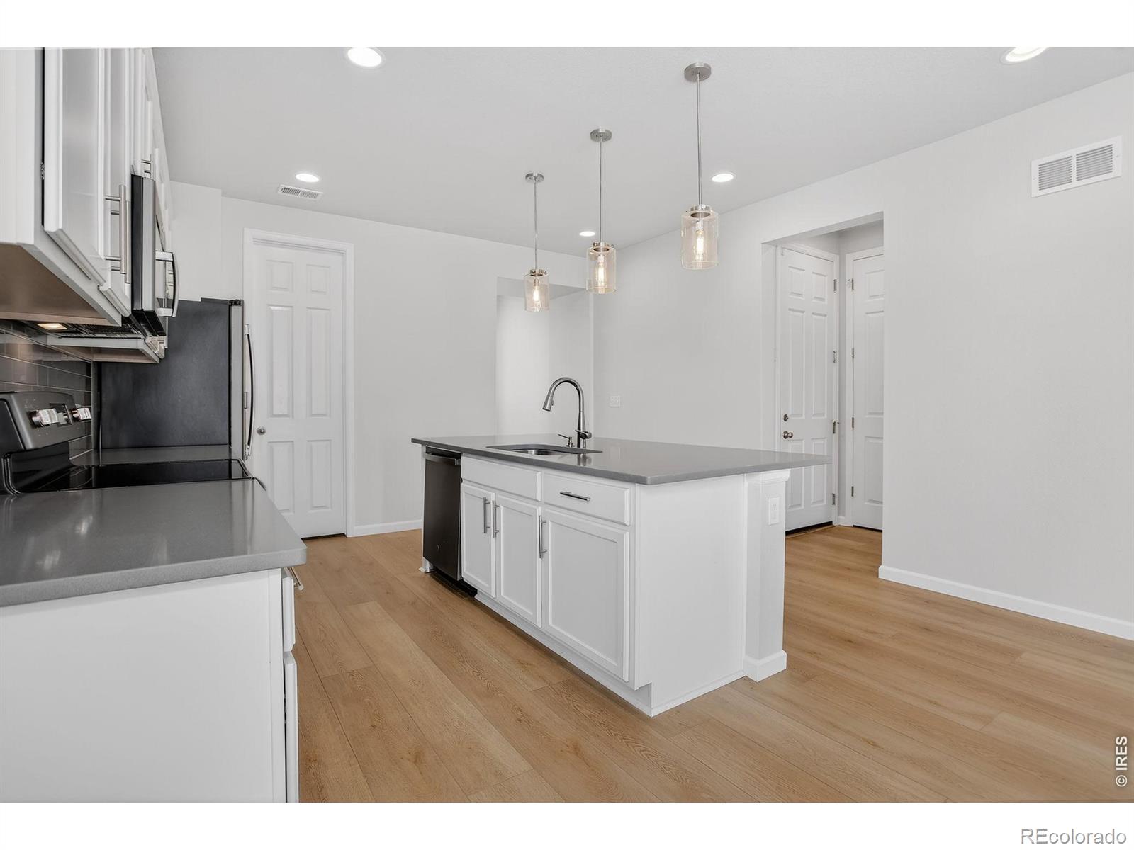 MLS Image #8 for 26984 e archer avenue,aurora, Colorado
