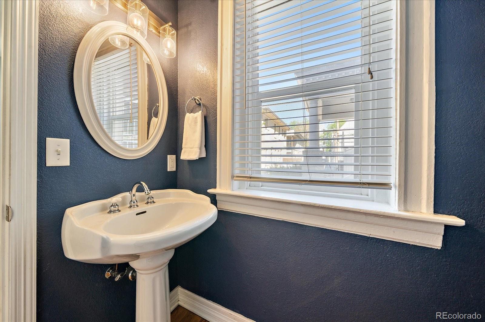 MLS Image #12 for 1576 n franklin street,denver, Colorado