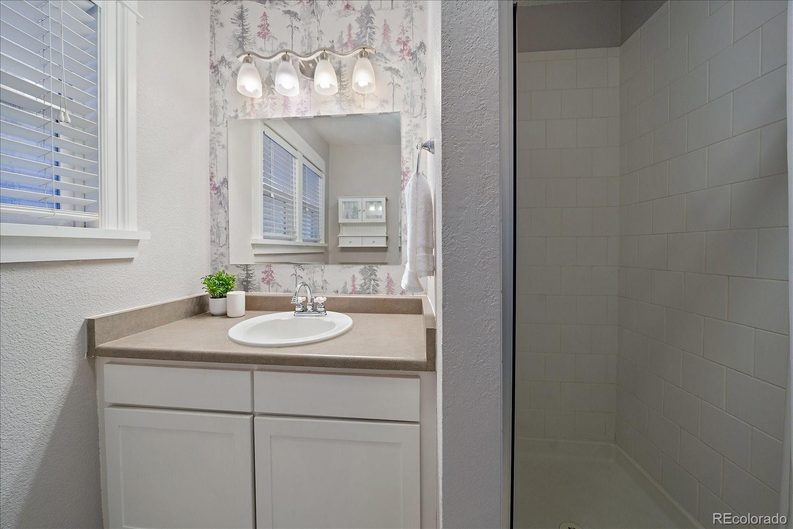 MLS Image #21 for 1576 n franklin street,denver, Colorado