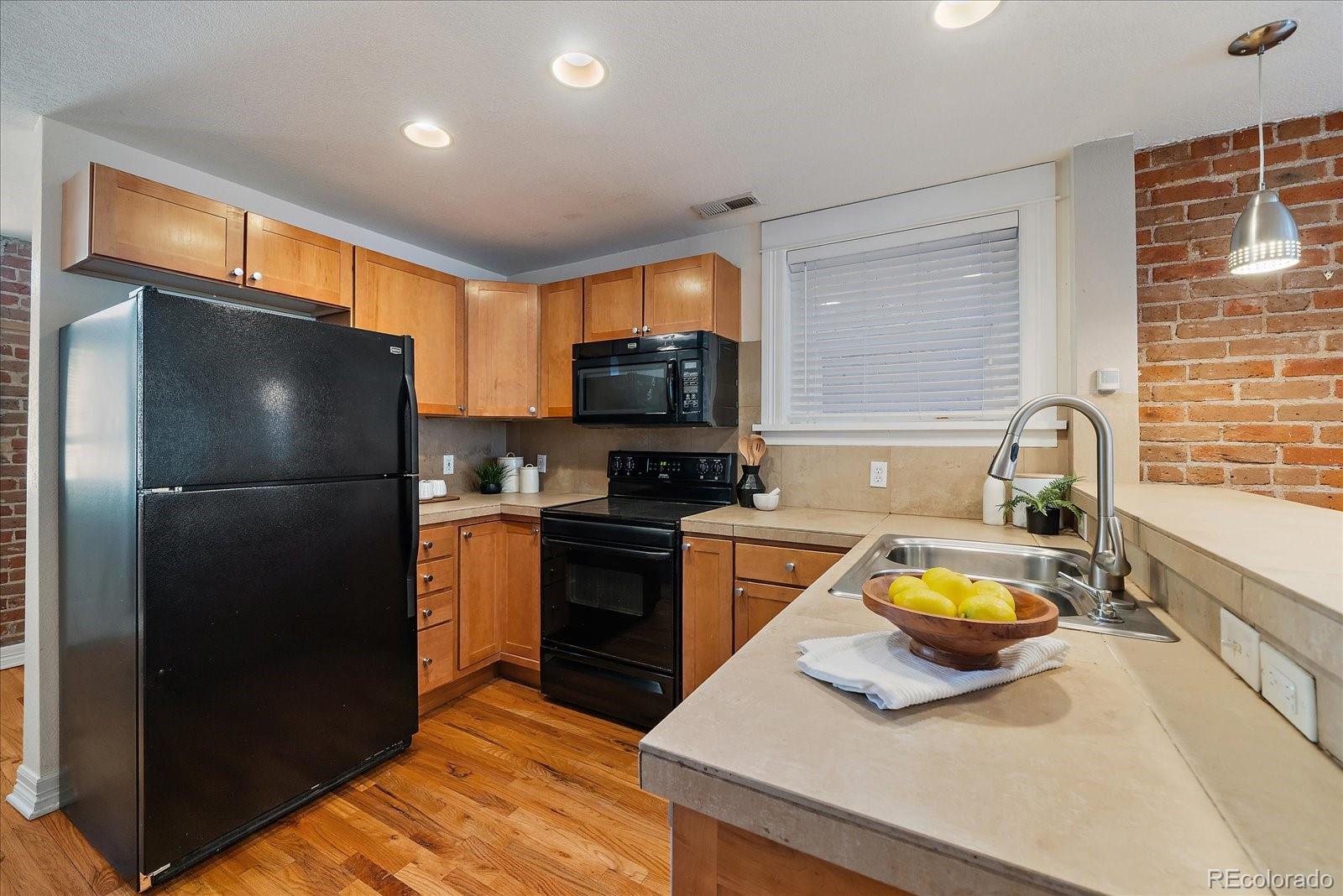 MLS Image #7 for 1576 n franklin street,denver, Colorado