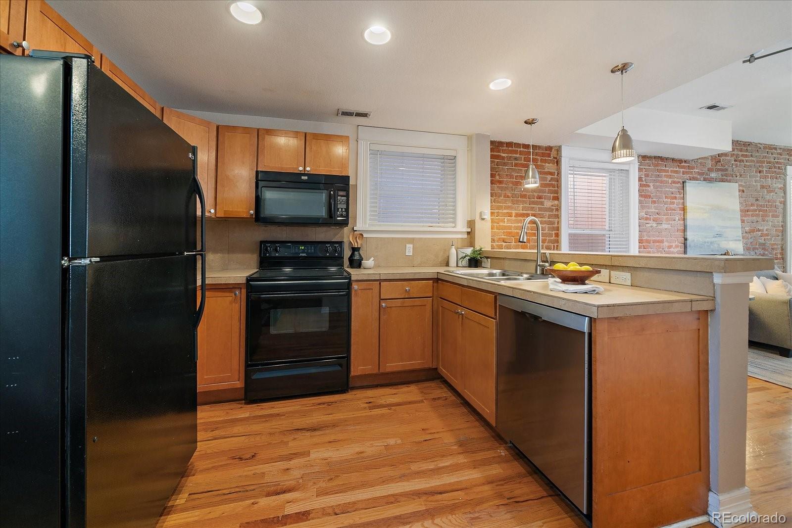 MLS Image #8 for 1576 n franklin street,denver, Colorado
