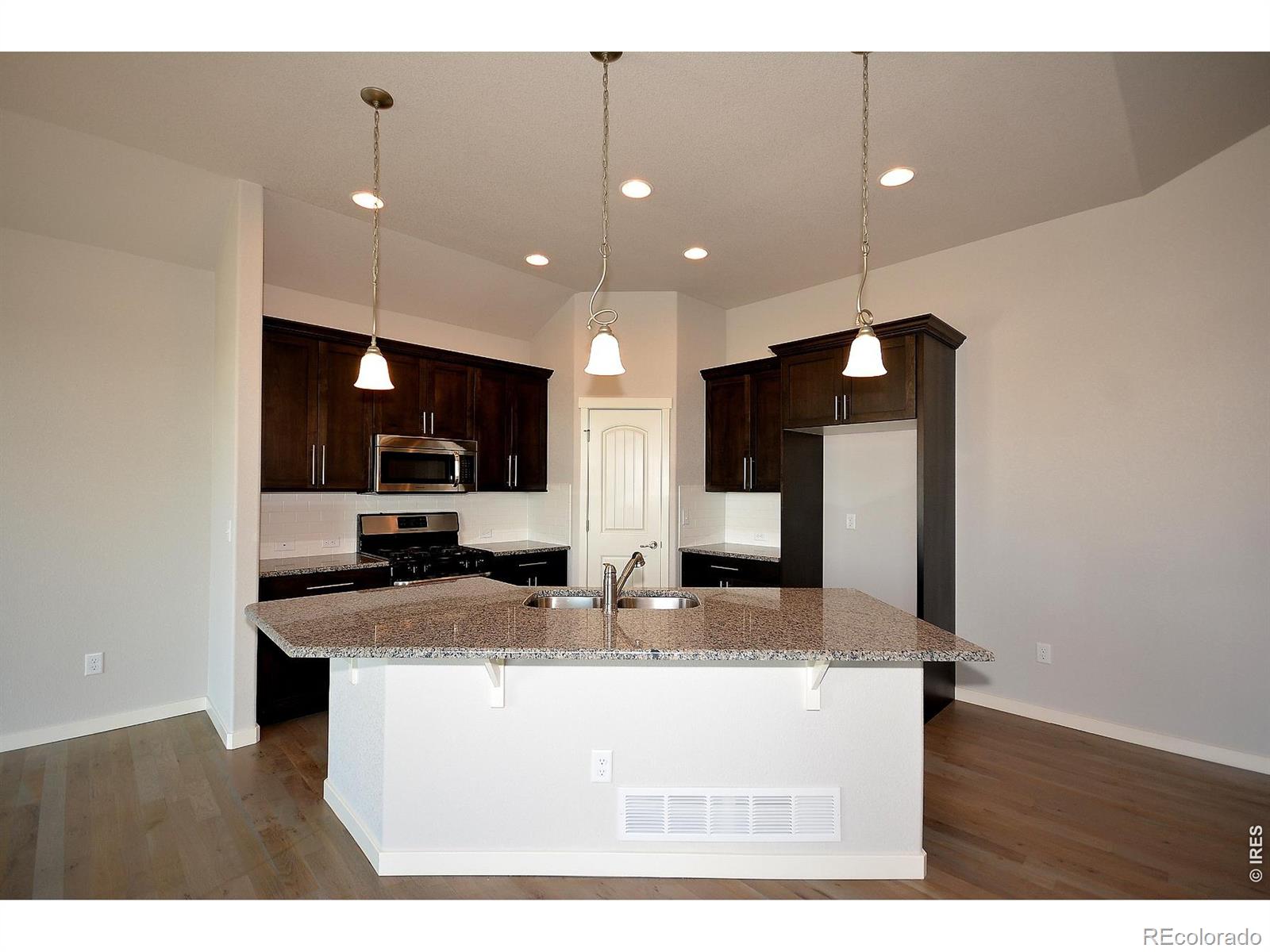 MLS Image #13 for 1145  bitterroot court,johnstown, Colorado