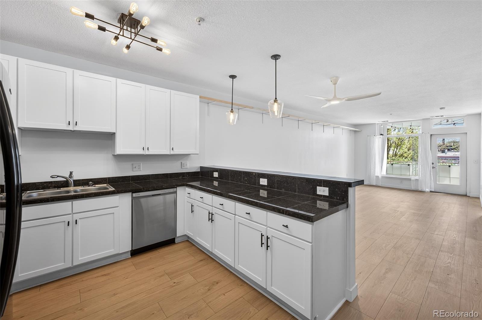 MLS Image #11 for 3101  blake street 205,denver, Colorado