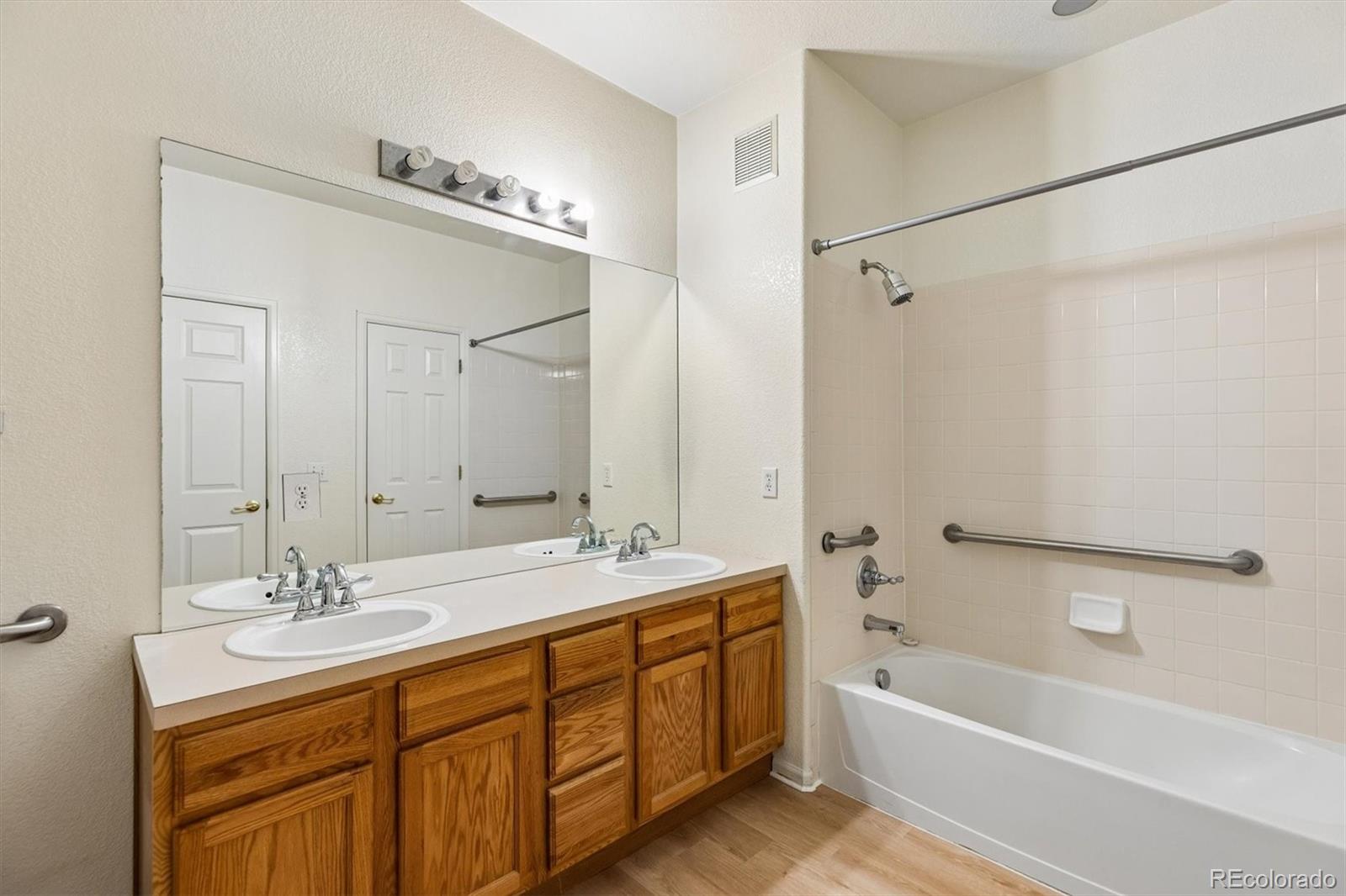 MLS Image #14 for 8200 e 8th avenue,denver, Colorado