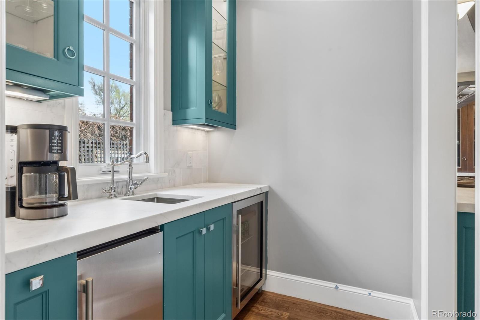 MLS Image #15 for 670  ash street,denver, Colorado