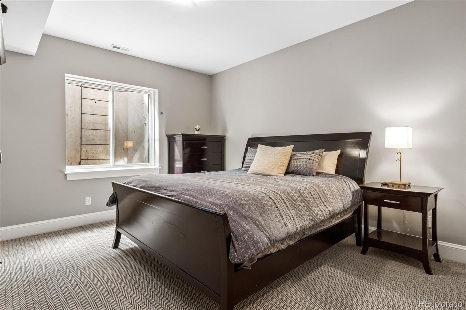 MLS Image #47 for 670  ash street,denver, Colorado