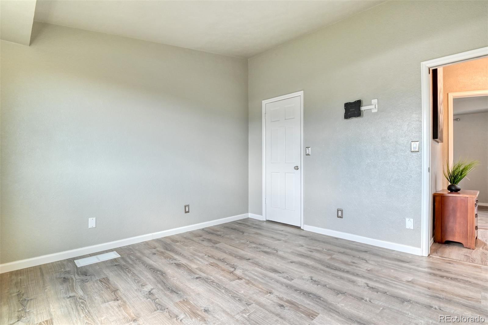 MLS Image #11 for 1420  territory trail,colorado springs, Colorado