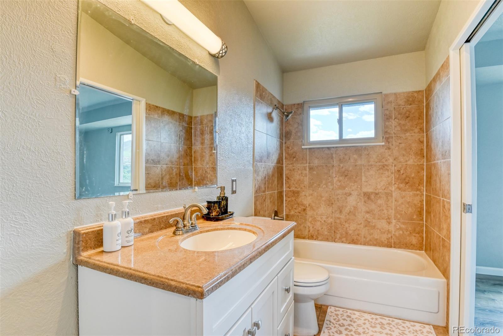 MLS Image #15 for 1420  territory trail,colorado springs, Colorado