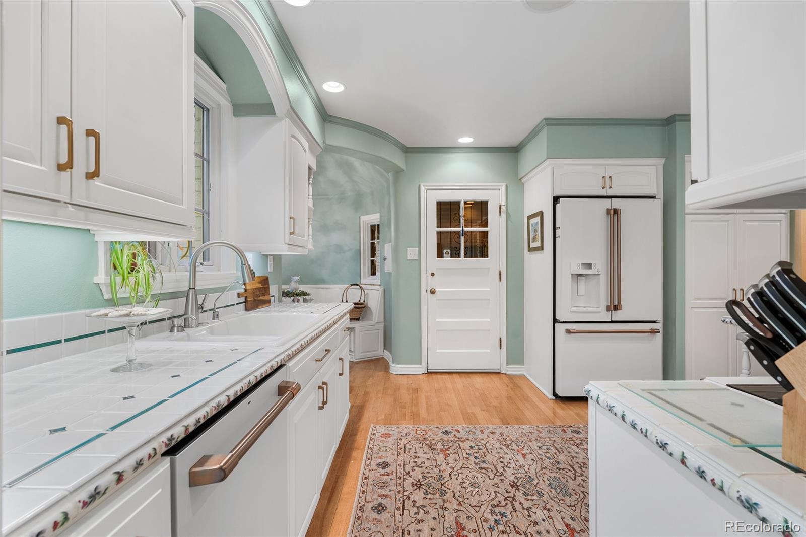 MLS Image #10 for 5530 e 6th avenue,denver, Colorado