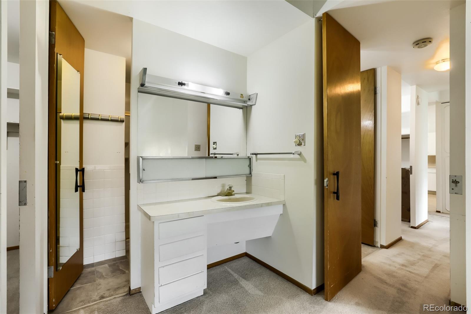 MLS Image #10 for 625 s clinton street 7b,denver, Colorado